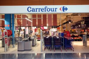 Las sucursales de Carrefour Ituzaingó, Villa Tesei y Moreno encabezan la lista de posible cierre durante este año.