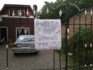 La entrada a la casa en la que vive Sofía junto a su mamá y su abuela, sobre la calle Fragata Sarmiento