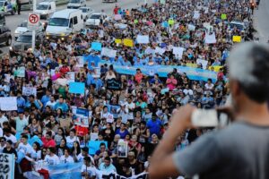 Marcha por Alcaraz