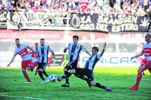 Con goles de Román Martínez (Morón) y el "Bicho" Rossi (Central Córdoba), el encuentro quedó empatado 1-1.