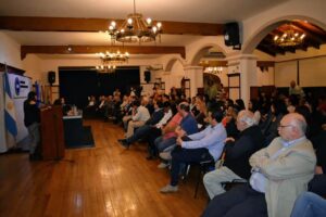 La charla estuvo abierta a la comunidad educativa y al público en general