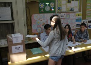 Los jóvenes de 16 años que ya hayan realizado el DNI nuevo y cumplan años hasta el 24 de octubre deberían estar en el padrón